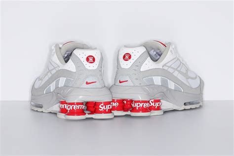 Nike X supreme counterfeit